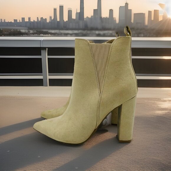 Forever 21 Shoes Womens Size 7.5 Tan Brown Faux Suede Boots Booties Heels Zip - Picture 2 of 7